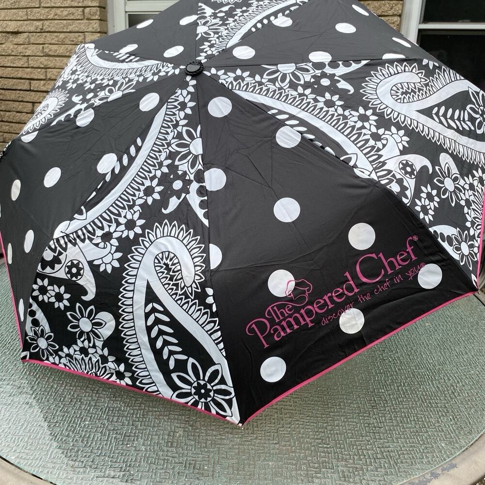 The Pampered Chef Umbrella Pink Paisley Logo Consultant Preowned